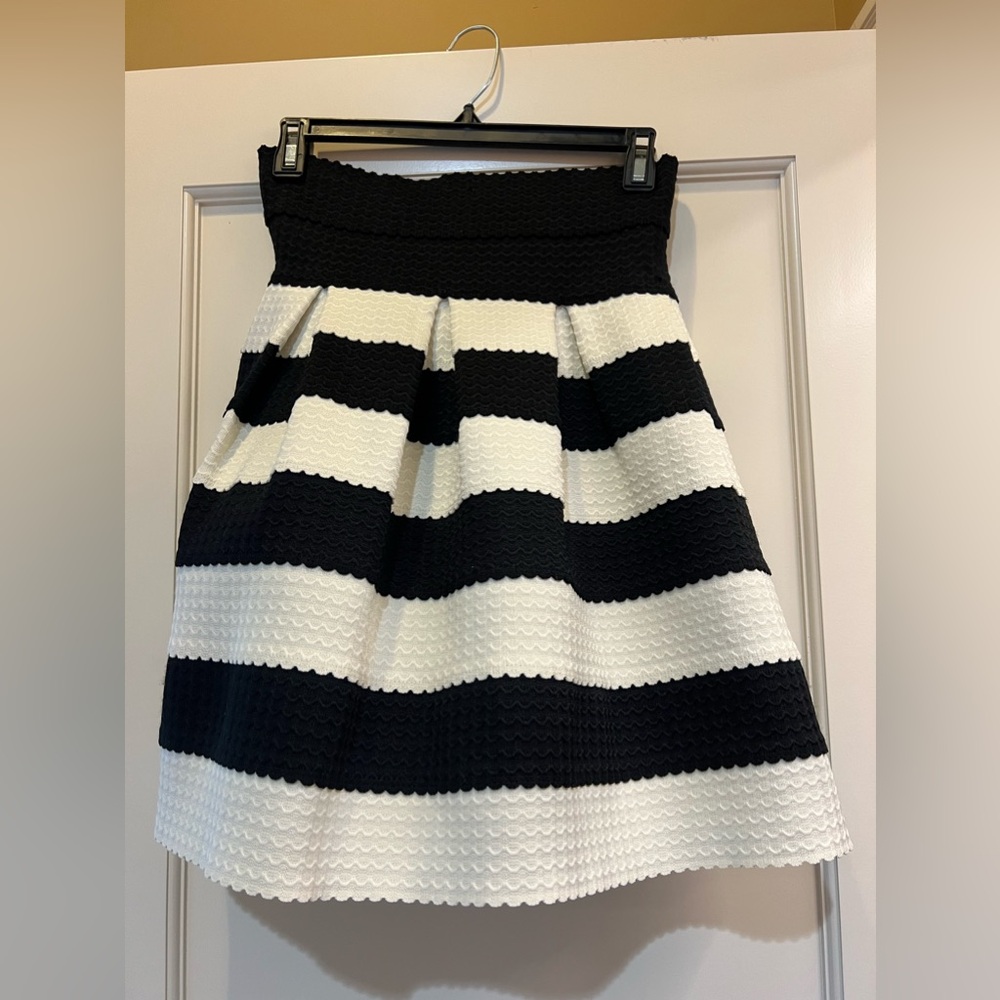 Brand New. Bright waisted skirt from Girls from Savoy. Size XS/S.